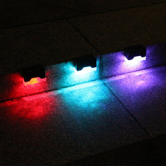 Aplica solara LED Practicpentrucasa, ABS/Policarbonat, rezistenta la apa IP65, pentru trepte, borduri, terasa, 1.2V, 600mah, 7.9 x 5 cm, lumina multicolora, negru