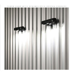 Lampa solara LED dreptunghiulara pentru perete Practicpentrucasa, 18 x 7 cm, senzor miscare, 6V, ABS, 2200mAh, rezistent la apa, culoare alb rece, suport negru