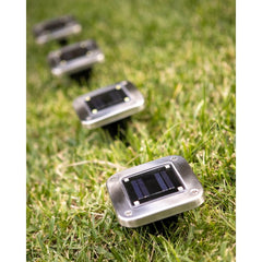 Lampa solara LED pentru gradina Practicpentrucasa, 8 LED-uri, prindere de perete sau impamantare, IP65, forma patrat, material ABS si Policarbonat, 9 x 9 cm, baterie 1.2V, 600 mah, alb rece