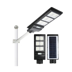 Lampa solara stradala Practicpentrucasa, cu telecomanda, senzor de miscare si lumina, suport prindere, 135 LED-uri, IP65, ABS, 8AH, 100W, temperatura culoare 6500K, 48.5x22x6.8 cm, autonomie 10-12 ore, negru