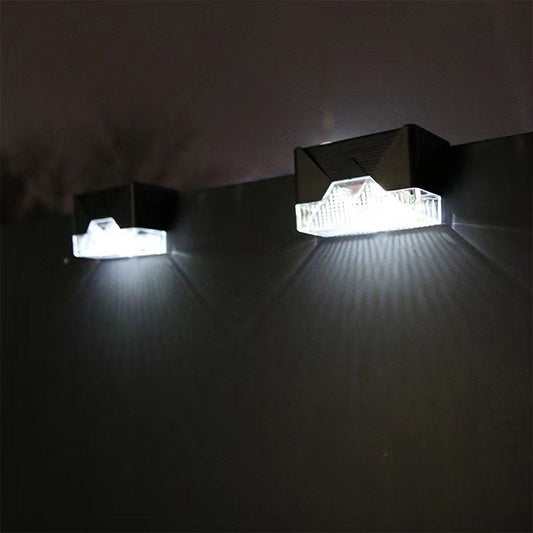 Aplica solara LED Practicpentrucasa, ABS/Policarbonat, rezistenta la apa IP65, pentru trepte, borduri, terasa, 1.2V, 600mah, 7.9 x 5 cm, lumina alb rece, negru