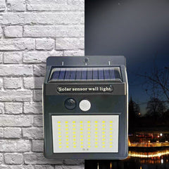 Lampa cu incarcare solara si senzor de miscare pentru exterior, 64 LED cu distanta de inductie, montaj pe perete, fara cabluri, Practicpentrucasa