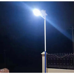 Lampa solara stradala Practicpentrucasa, pentru curte sau strada, cu doua grile, finisaj mat, rezistent la apa, montare prin fixare, senzor lumina, baterie de litiu, IP65, lumina rece, putere 500W, autonomie 10 ore, 55 x 23 x 9 cm, gri
